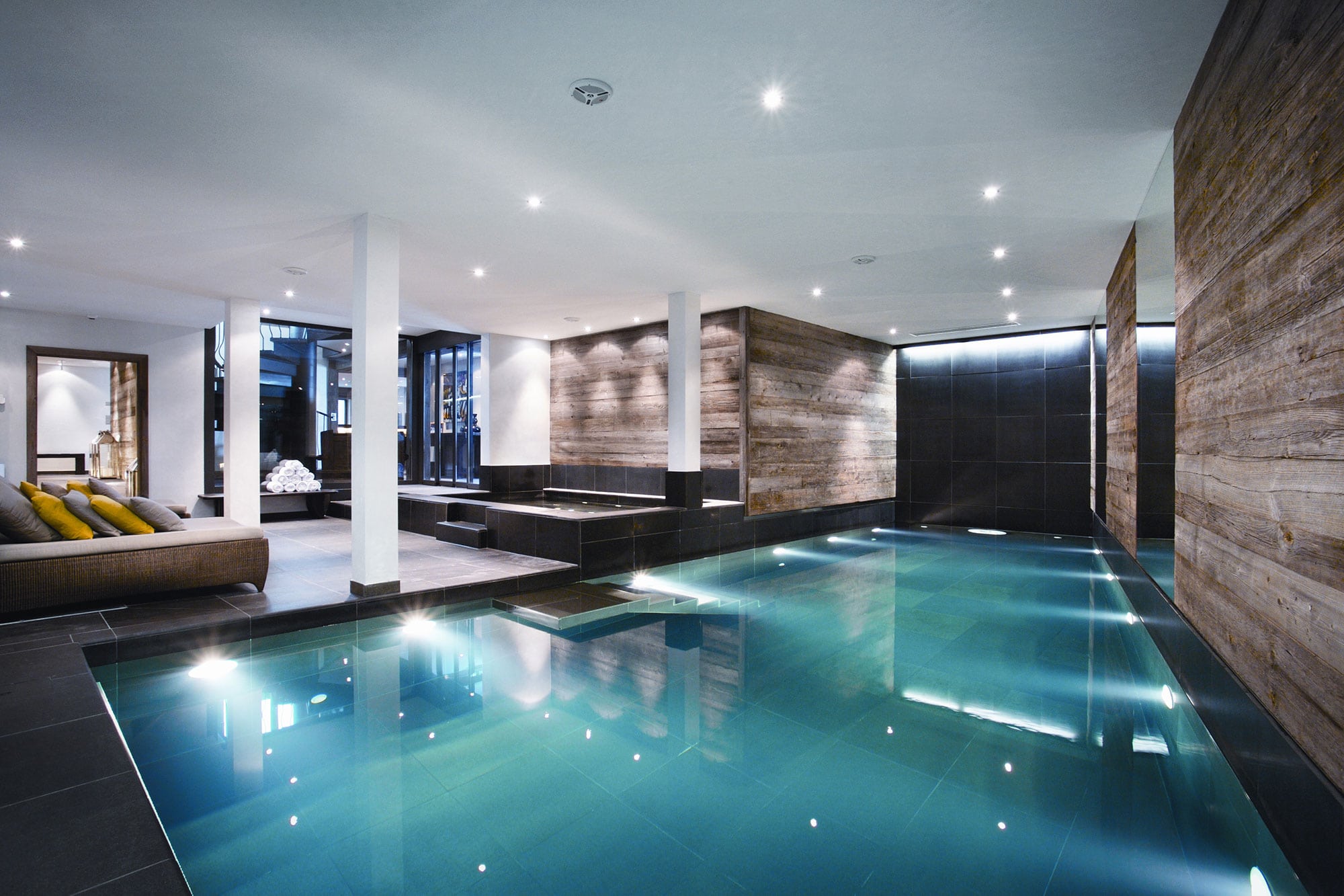 the-lodge-indoor-pool