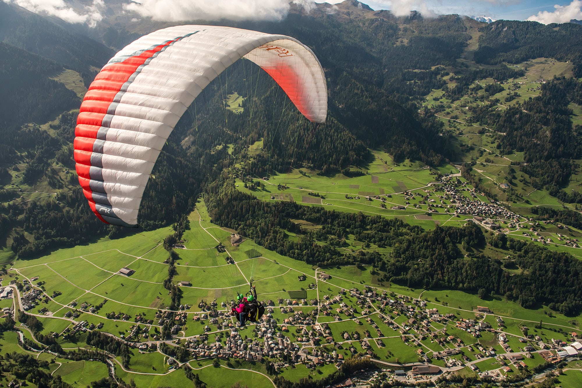 the-lodge-paragliding