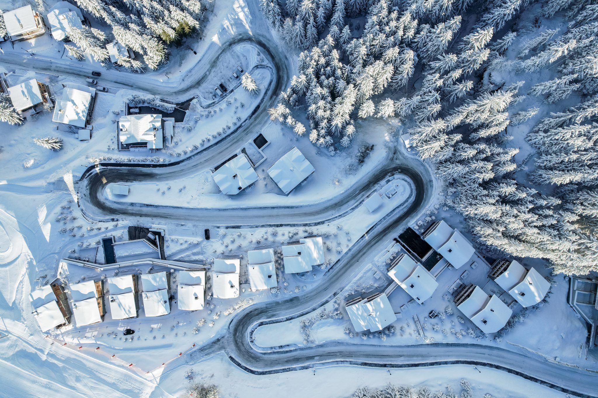aerial-view-of-the-ultima-courchevel-belvedere-property-and-surrounding-forest-4
